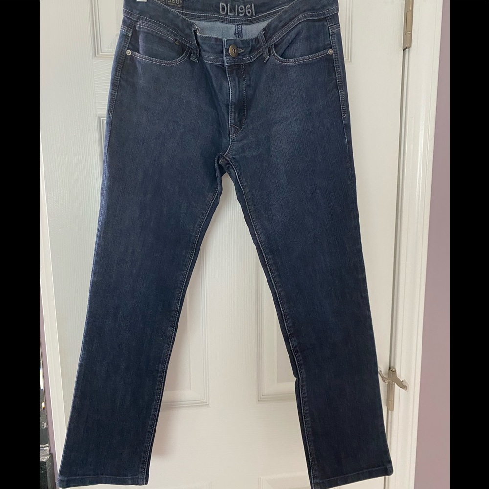 DL 1961 premium denim straight leg  size 28